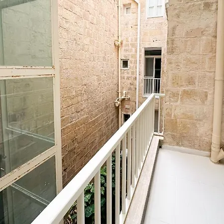 דירה Modern 2br Flat In By Arco Collection *