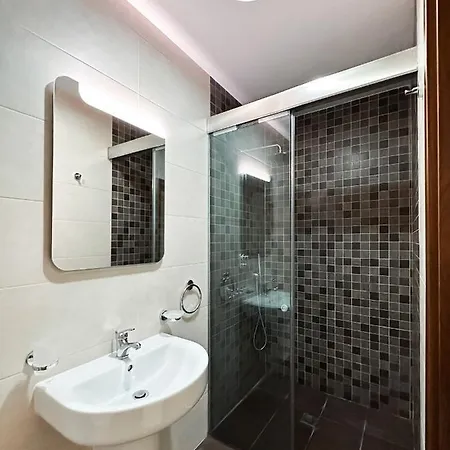 Apartment Modern 2br Flat In By Arcobnb *