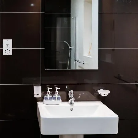 Modern 2br Flat In By Arcobnb *