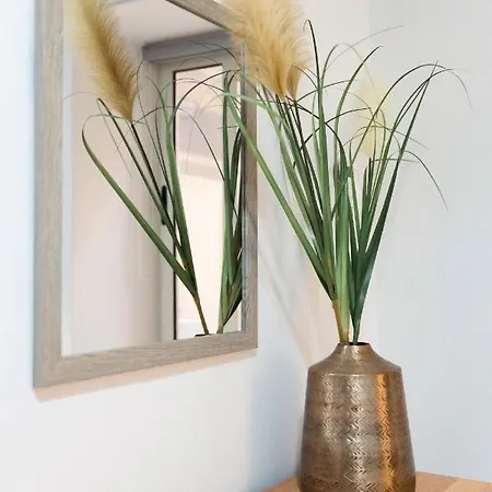 Modern 2br Flat In By Arco Collection Διαμέρισμα Βαλέτα