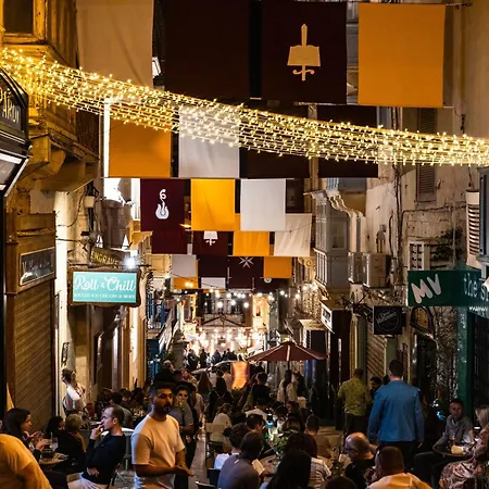 Modern 2br Flat In By Arco Collection Διαμέρισμα *