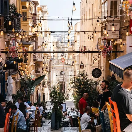 Appartamento Modern 2br Flat In By Arco Collection