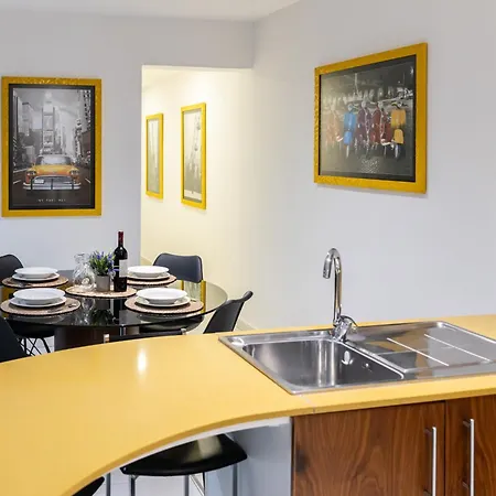 Modern 2br Flat In By Arco Collection Appartamento La Valletta