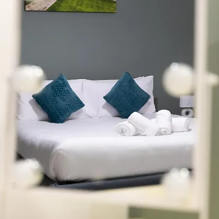 Modern 2br Flat In By Arcobnb *