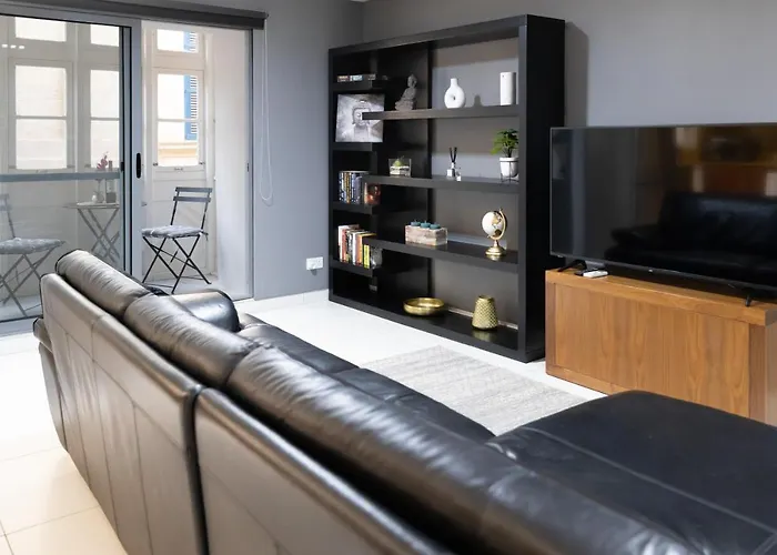 Appartamento Modern 2br Flat In By Arco Collection