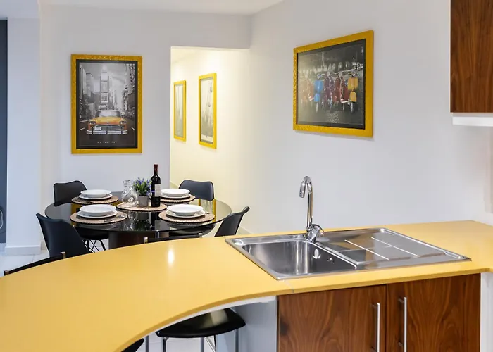 Modern 2br Flat In By Arco Collection Apartamento Valeta