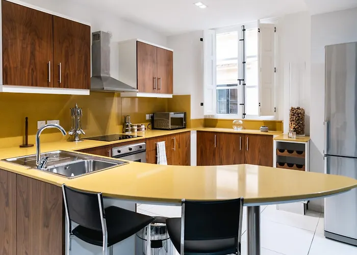 Modern 2br Flat In By Arco Collection Appartamento La Valletta